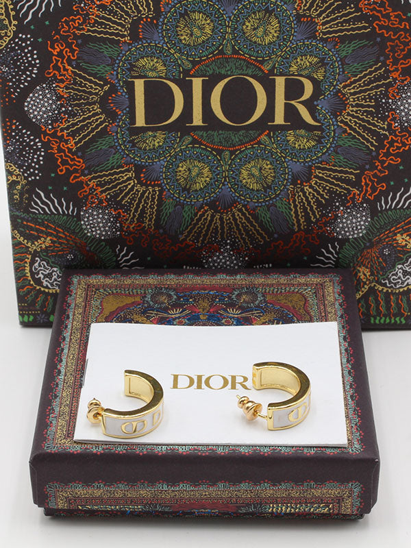 حلق ديور هاف راوند ابيض حلق dior