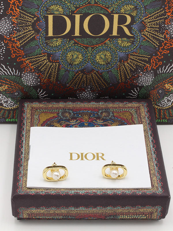 حلق ديور لول صغير لوقو حلق dior ذهبي