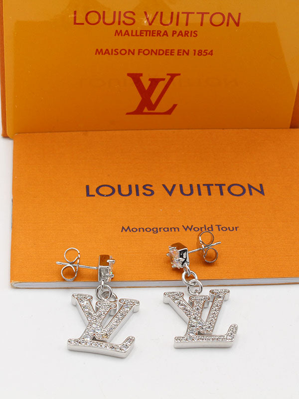 حلق لويس فيتون سكوير ستون زركون لوقو حلق louis vuitton فضي