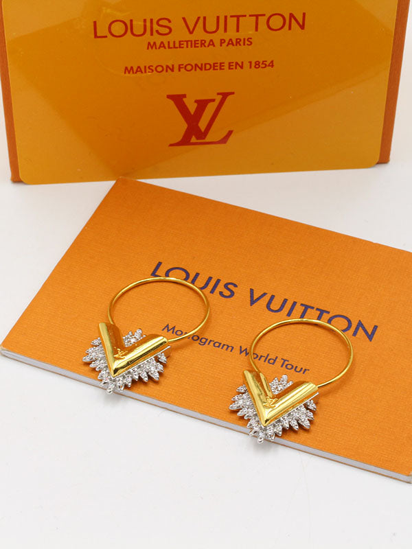 حلق لويس فيتون زركون حرف v لوقو حلق louis vuitton