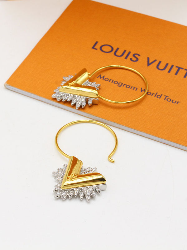 حلق لويس فيتون زركون حرف v لوقو حلق louis vuitton