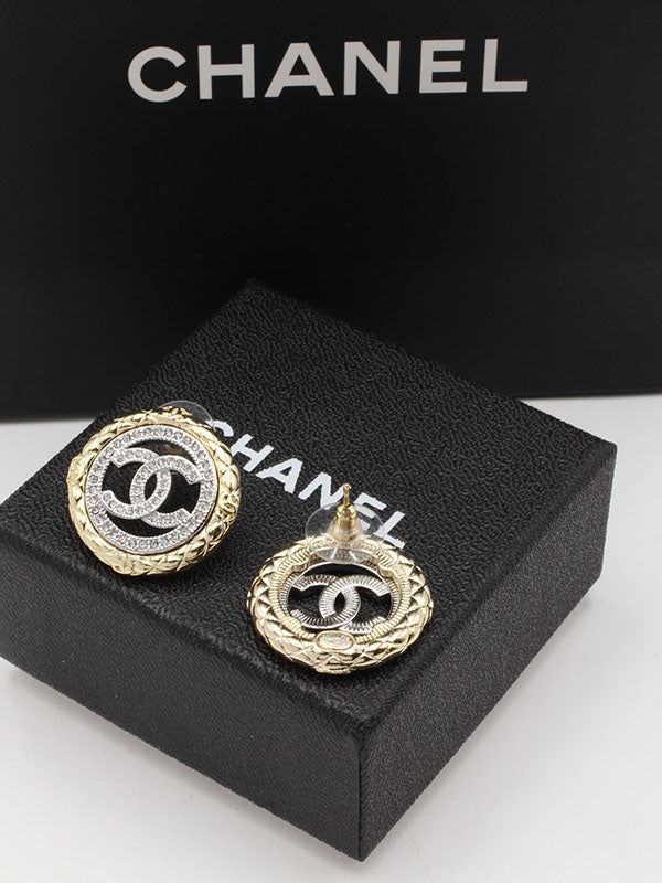 حلق شانيل مكس كلرز كريستال لوقو حلق chanel