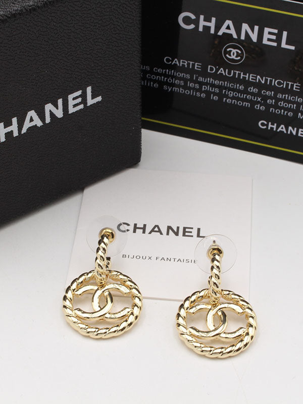حلق شانيل ميتال سيركل لوقو حلق chanel