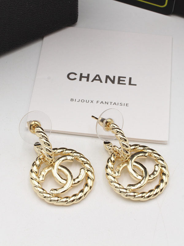 حلق شانيل ميتال سيركل لوقو حلق chanel