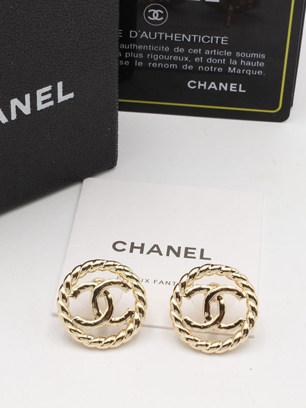 حلق شانيل ميتال قولد لوقو حلق chanel ذهبي