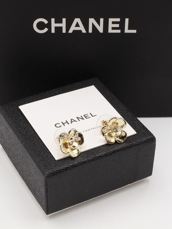 حلق شانيل ميتال فلاور لوقو قولد حلق chanel
