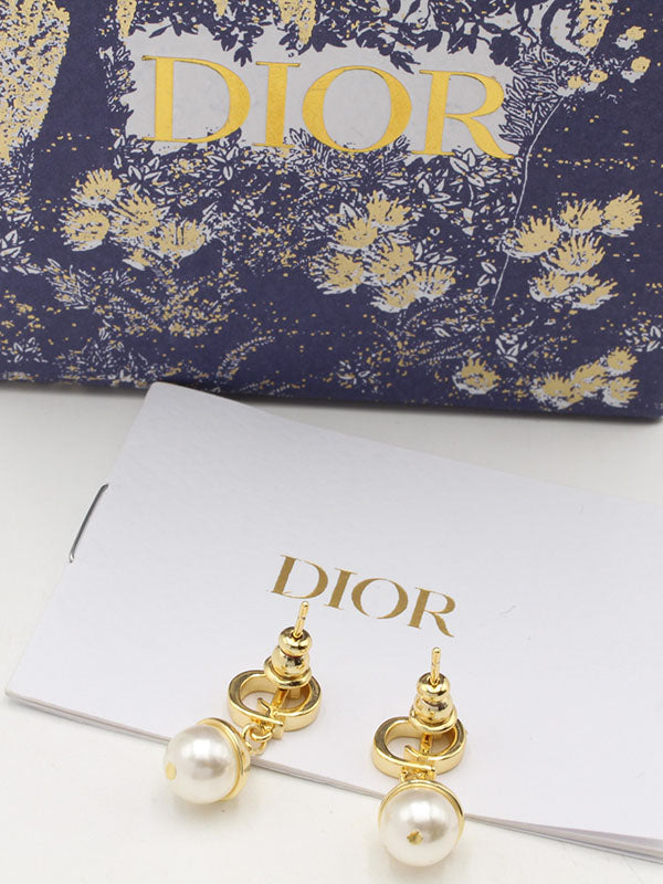 حلق ديور سمبل بيرل لوقو صغير حلق dior ذهبي