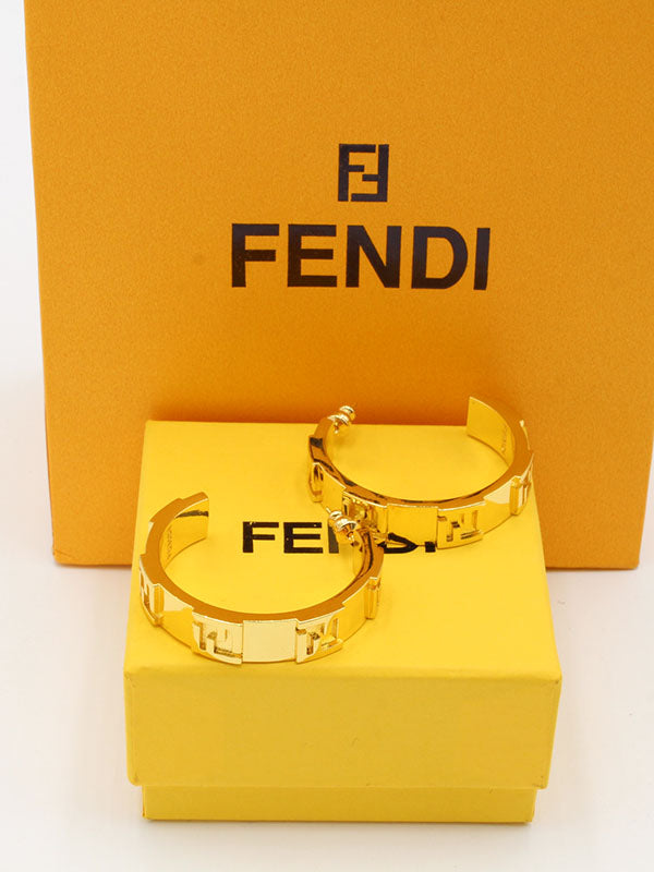 حلق فندي ميتال ستامب لوقو حلق fendi