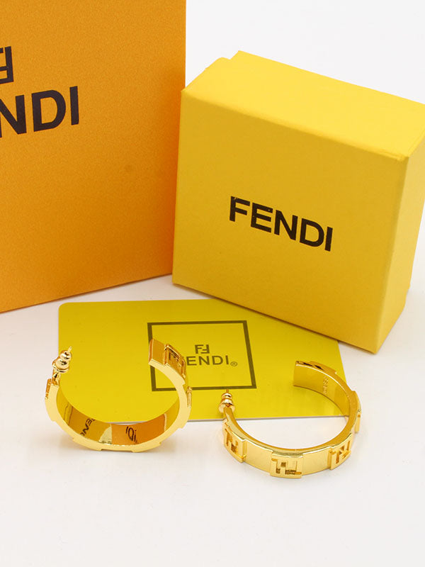 حلق فندي ميتال ستامب لوقو حلق fendi