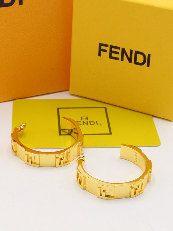 حلق فندي ميتال ستامب لوقو حلق fendi