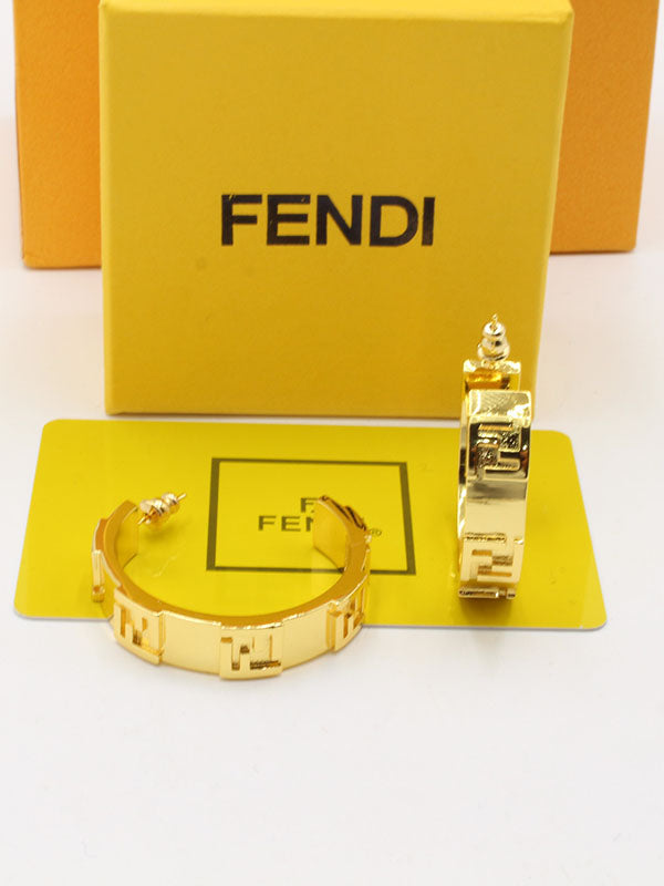 حلق فندي ميتال ستامب لوقو حلق fendi