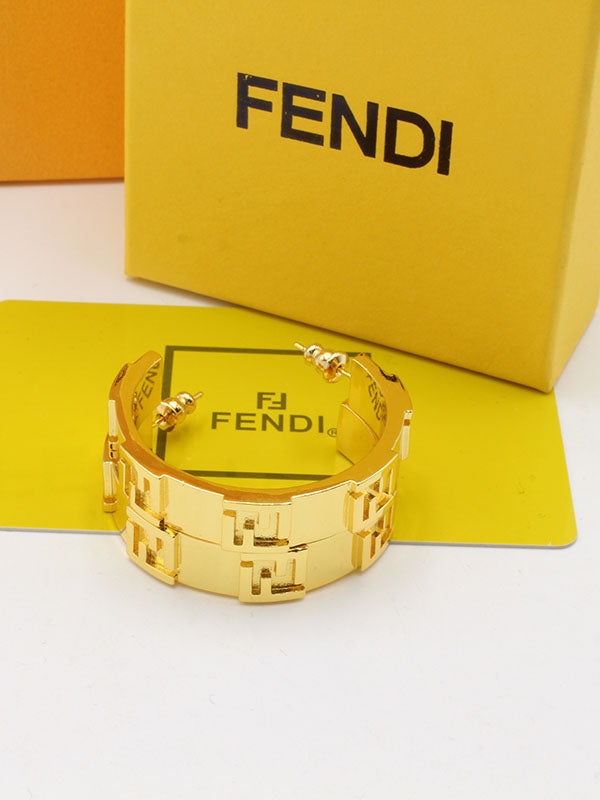 حلق فندي ميتال ستامب لوقو حلق fendi