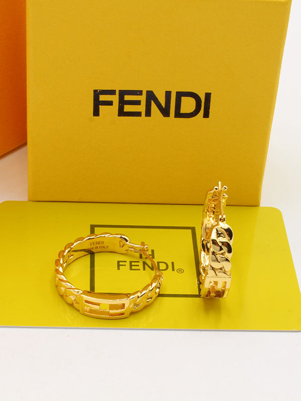 حلق فندي ميتال وسط لوقو حلق fendi