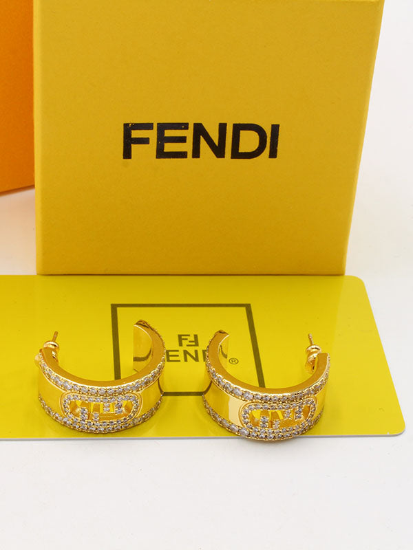 حلق فندي مدور زركون لوقو وسط حلق fendi ذهبي