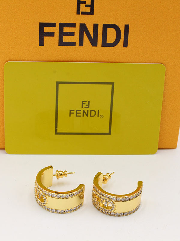حلق فندي مدور زركون لوقو وسط حلق fendi