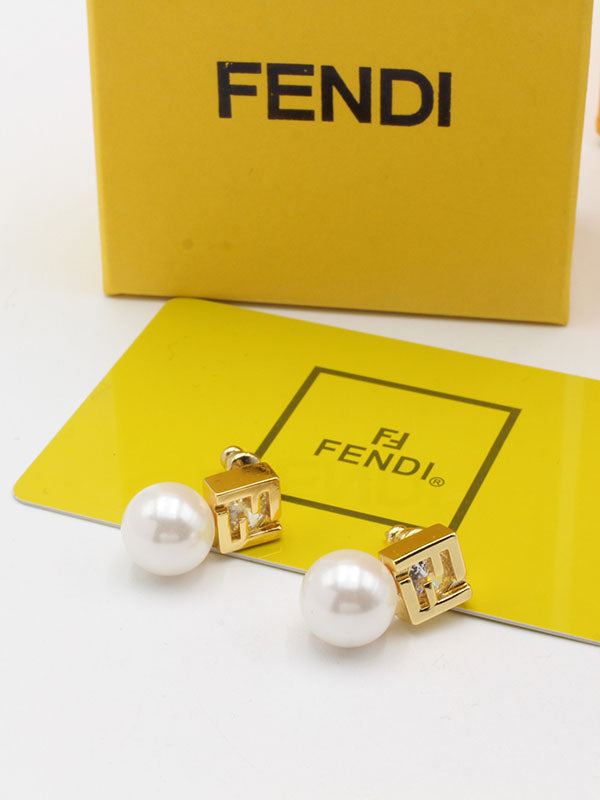 حلق فندي سكوير لوقو لولو حلق fendi