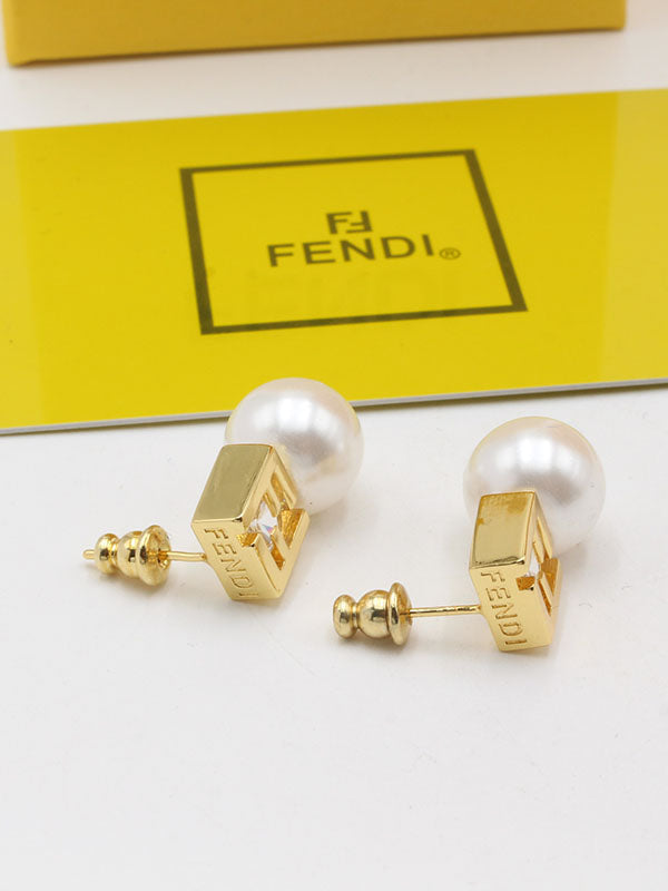حلق فندي سكوير لوقو لولو حلق fendi