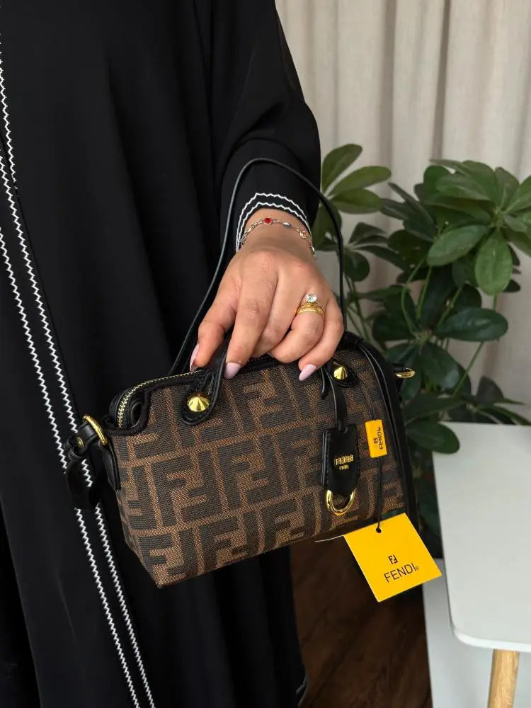 شنطة فندي بنية صغيرة شنط وحقائب fendi bags اسود