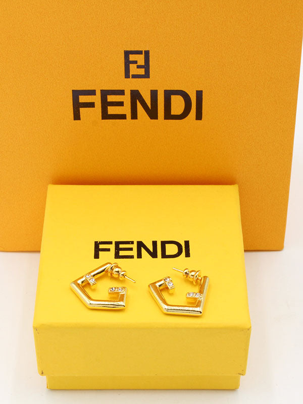 حلق فندي جيومترك لوقو حلق fendi ذهبي