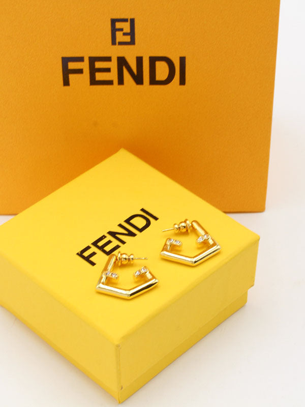 حلق فندي جيومترك لوقو حلق fendi