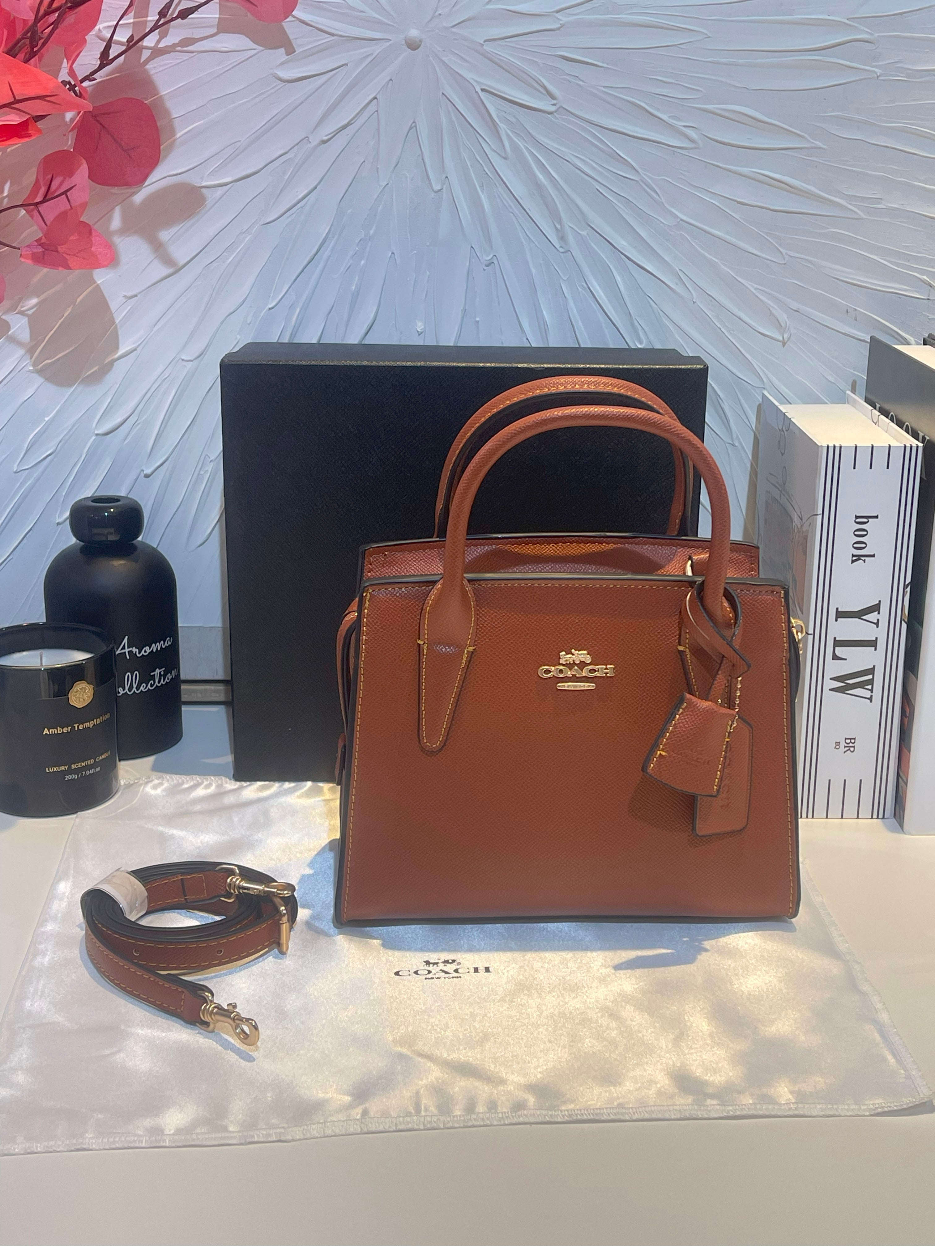 شنطة كوتش رقيلور متوسطه الحجم شنط وحقائب coach bags بني