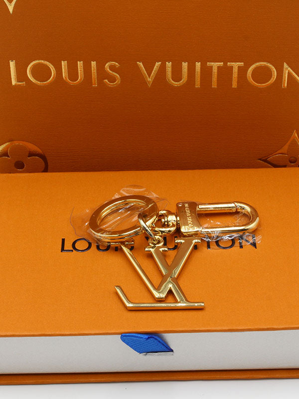 ميدالية لويس فيتون كي لوقو ميدالية louis vuitton ذهبي