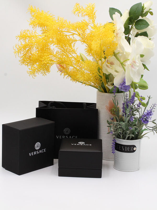 ملحقات فيرساتشي الاصلية هدايا versace