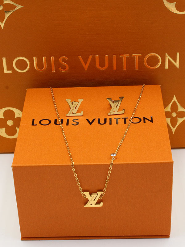 طقم لويس فيتون لوقو ناعم ذهبي اطقم louis vuitton