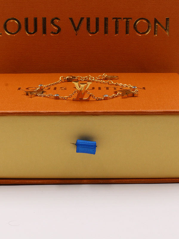 اسواره لويس فيتون بنتدنت لوقو ذهبي اسواره louis vuitton