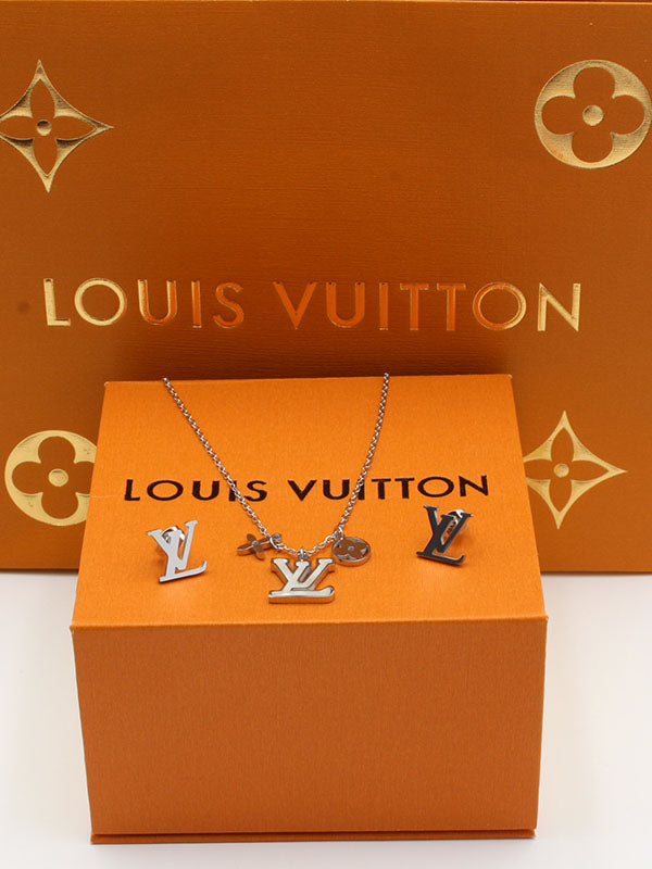 طقم لويس فيتون لوقو ناعم شيل اطقم louis vuitton