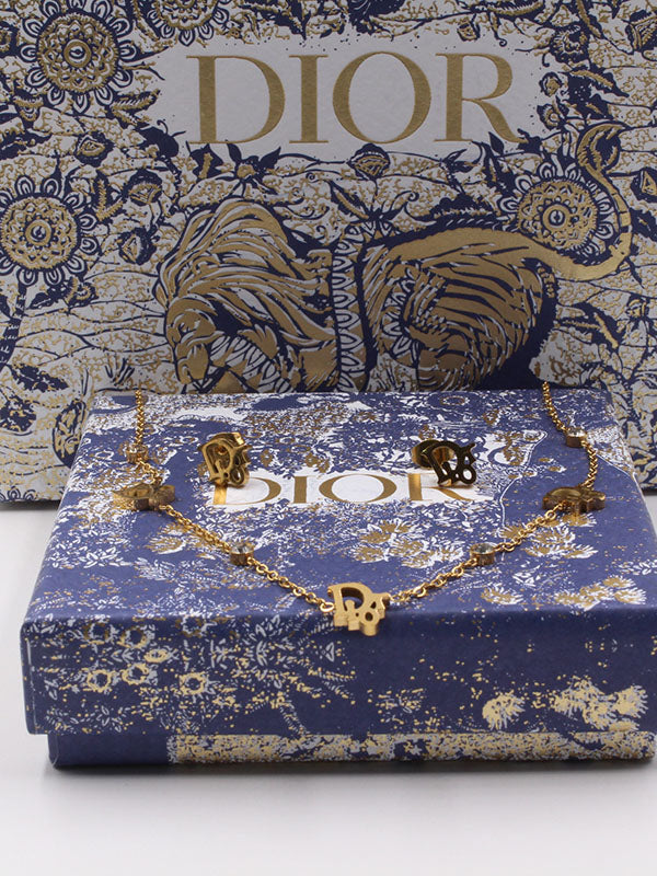 طقم ديور 2 قطع اطقم dior