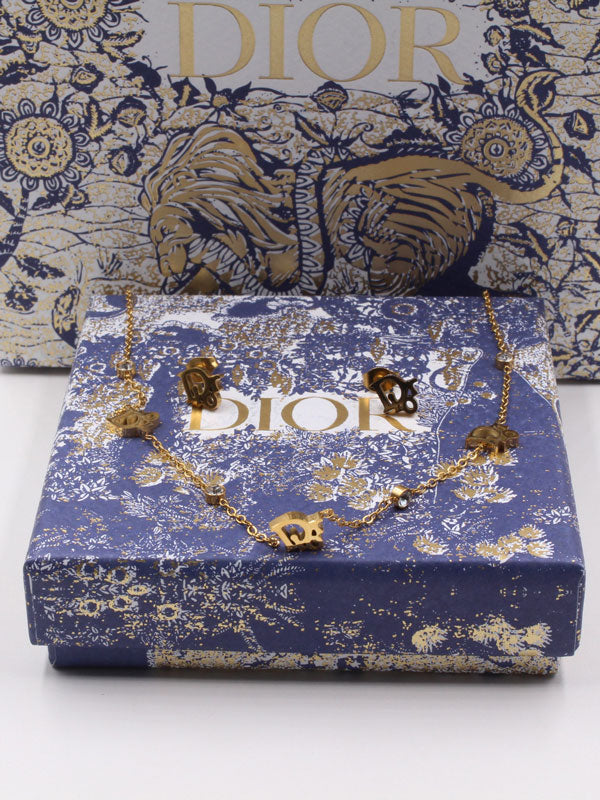 طقم ديور 2 قطع اطقم dior