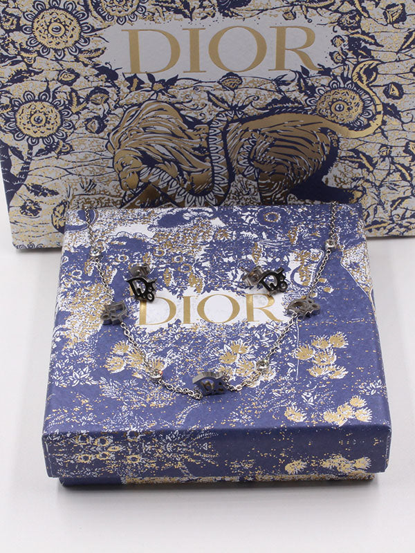 طقم ديور 2 قطع اطقم dior