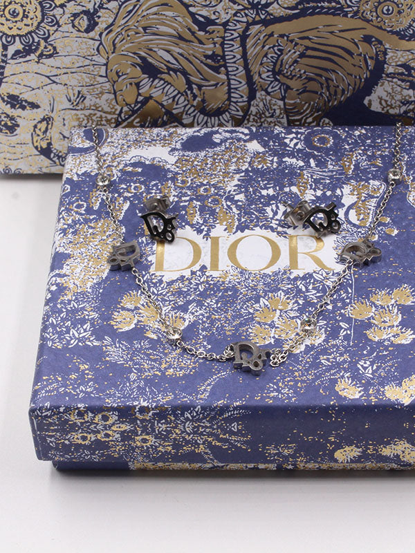طقم ديور 2 قطع اطقم dior