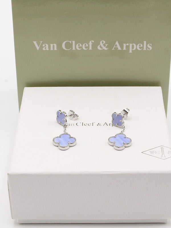 فان كليف حلق وردتين صدف طبيعي حلق van cleef