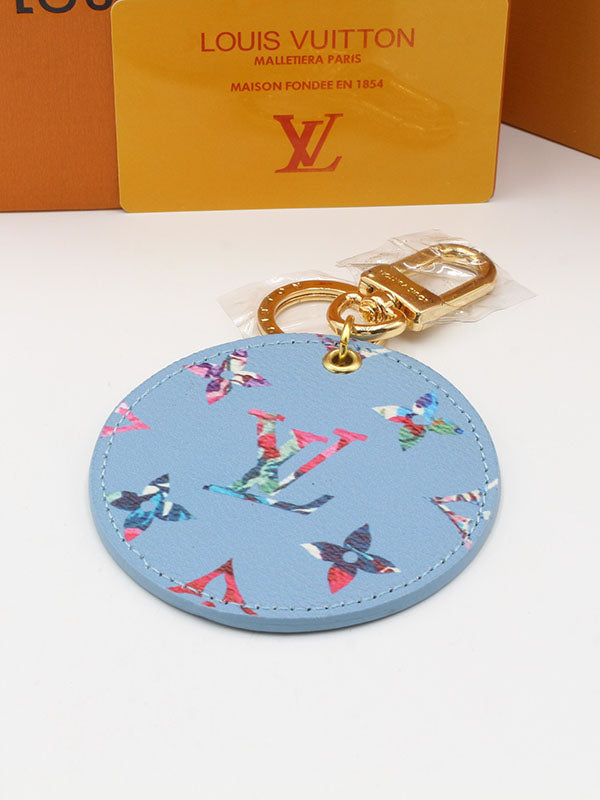 ميدالية لويس فيتون سماوي لوقو جلد ميدالية louis vuitton