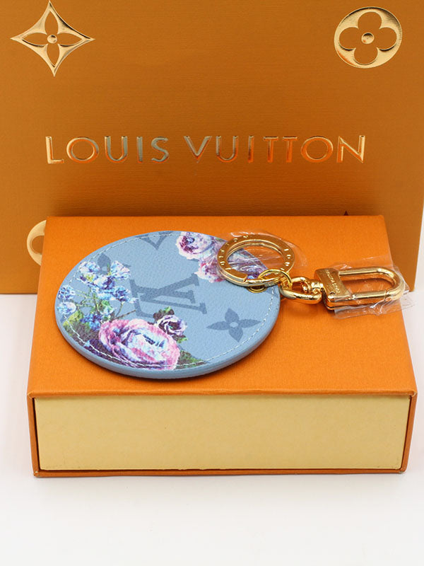 ميدالية لويس فيتون سماوي لوقو جلد ميدالية louis vuitton