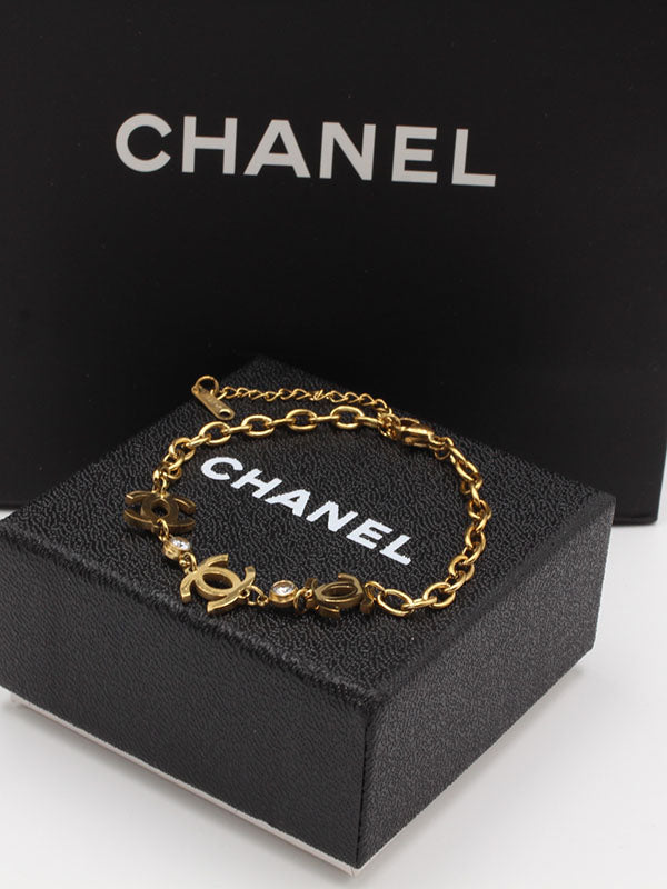 اسوارة شانيل ثري بندنتس لوقو اسواره chanel ذهبي