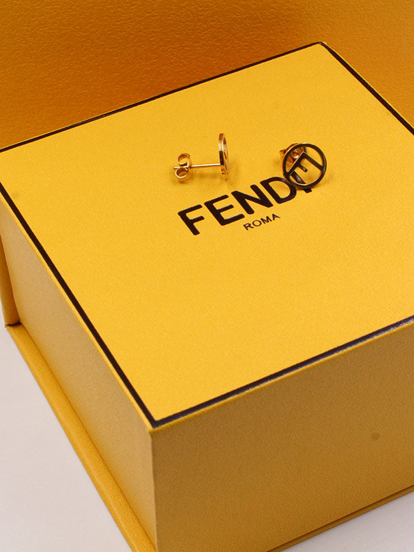 حلق فندي لوقو ذهبي صغير حلق fendi