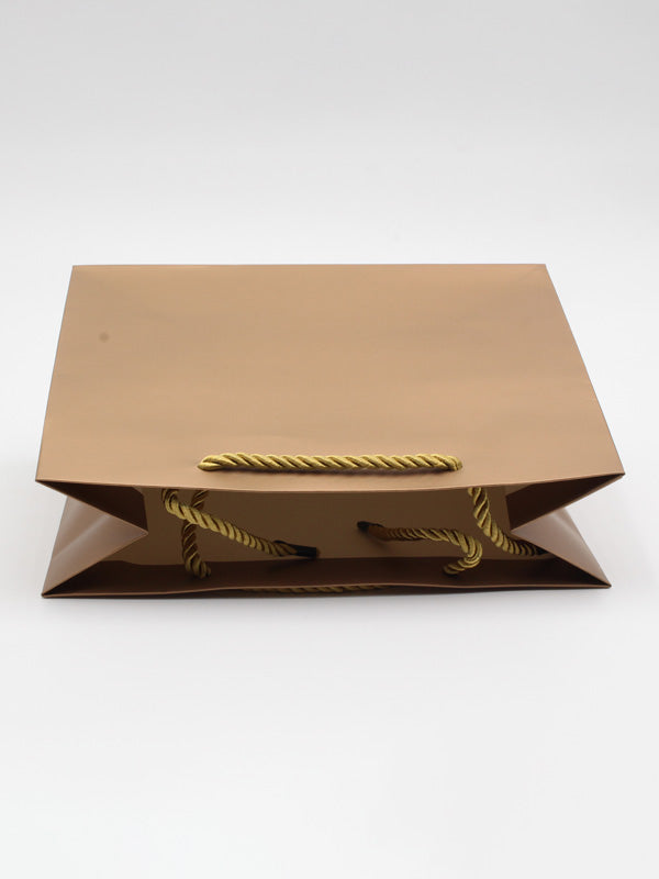 كيس كرتون بني هدايا متوفر 2 لون