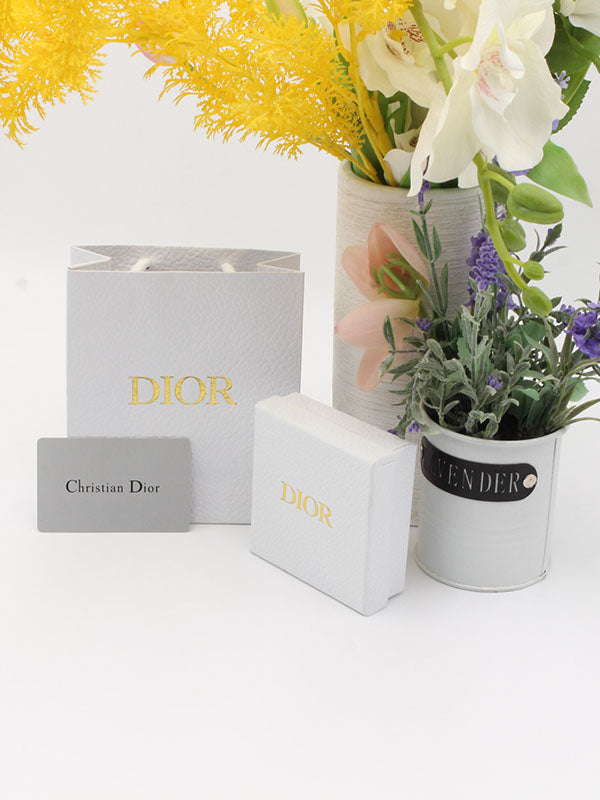 ملحقات ديور الذهبية الجديده هدايا dior