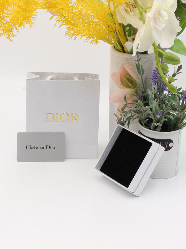 ملحقات ديور الذهبية الجديده هدايا dior