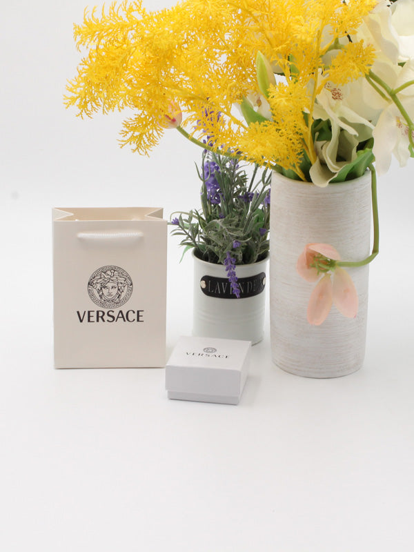 ملحقات فيرساتشي ابيض هدايا versace