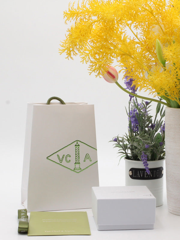 ملحقات فان كليف للحلق سكوير هدايا van cleef