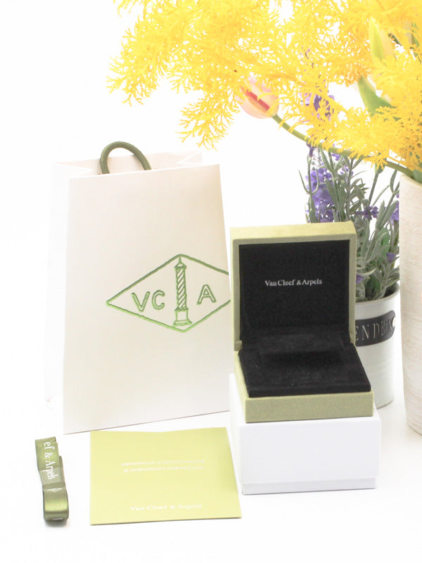 ملحقات فان كليف للحلق سكوير هدايا van cleef