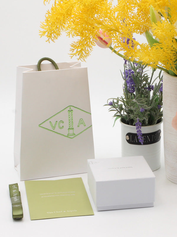 ملحقات فان كليف للحلق سكوير هدايا van cleef