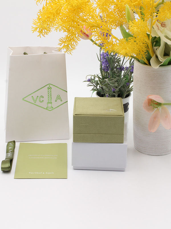 ملحقات فان كليف للاساور سكوير هدايا van cleef