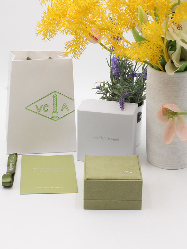 ملحقات فان كليف للاساور سكوير هدايا van cleef