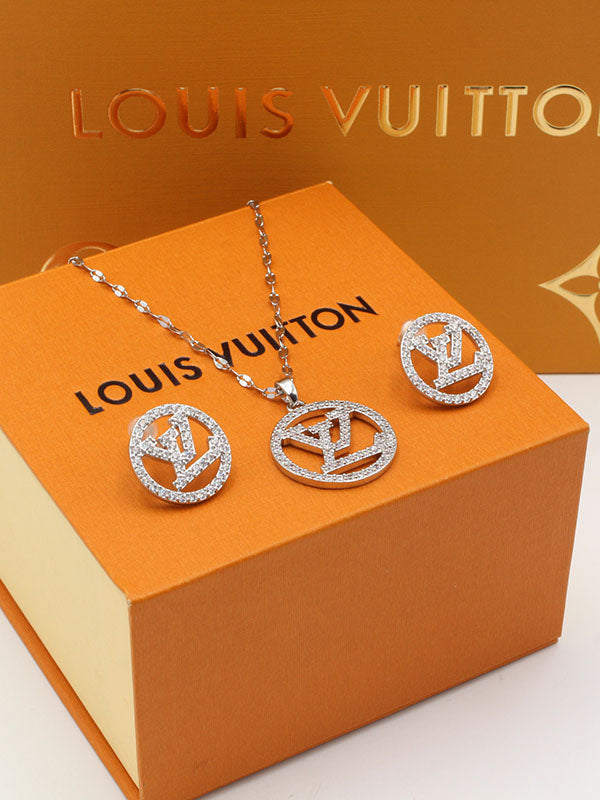 طقم لويس فيتون زركون مدور نص طقم اطقم louis vuitton فضي