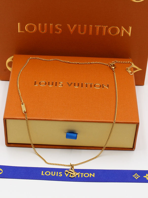 سلسال ال في ناعم ذهبي لوقو سلسال louis vuitton